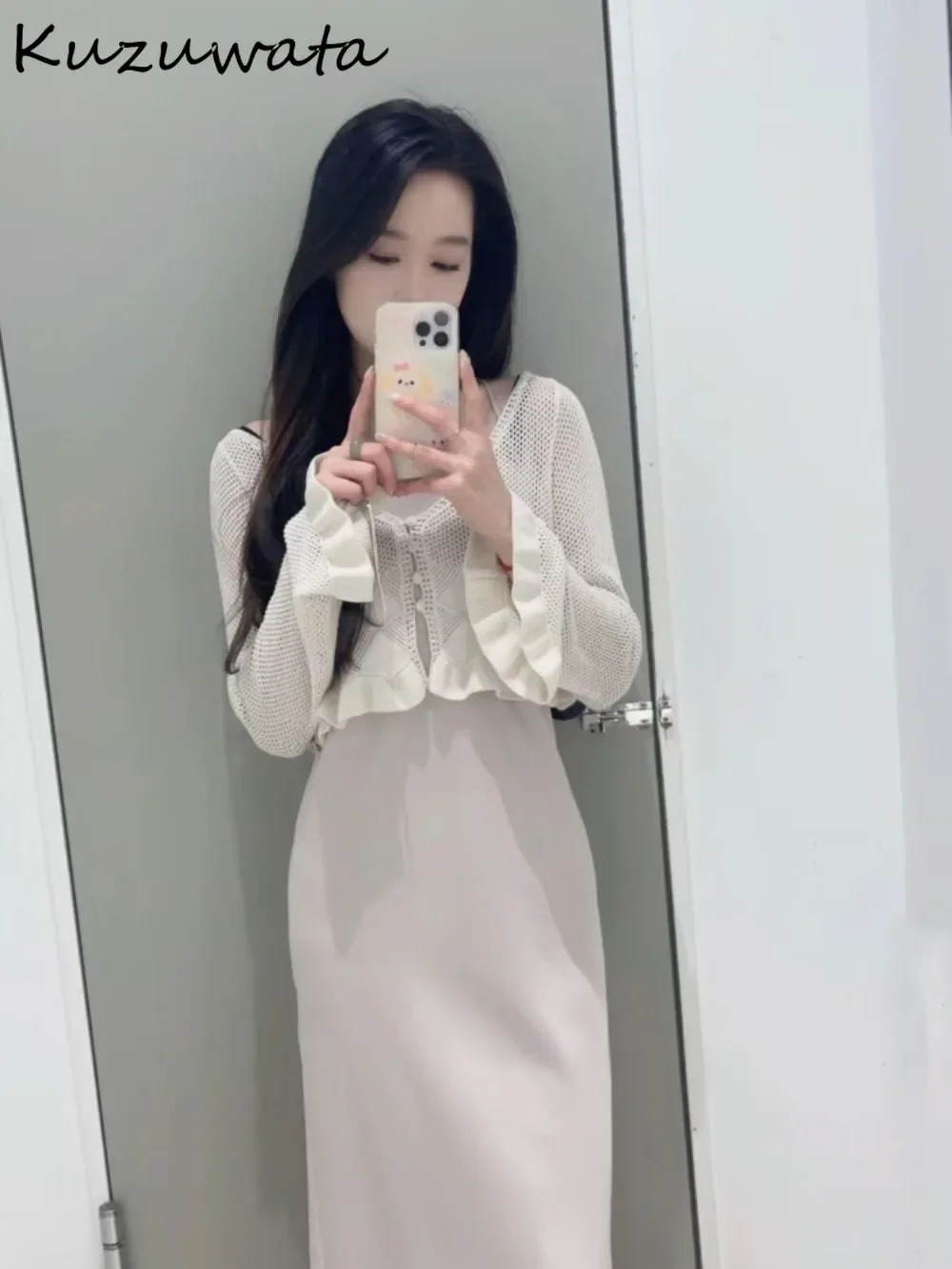Kuzuwata Sweet V-образным вырезом с рукавами-лепестками и оборками вязаный кардиган