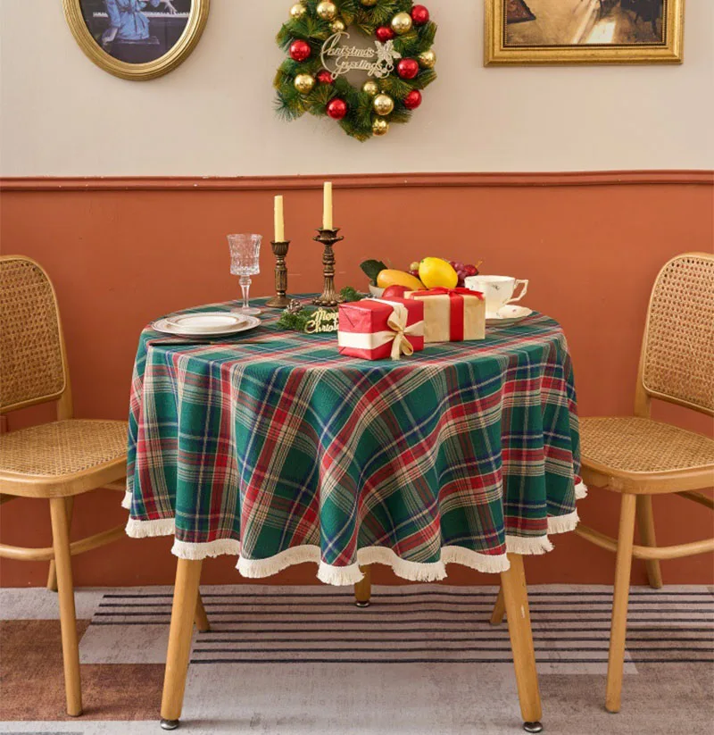 

Рождественская скатерть из полиэстера