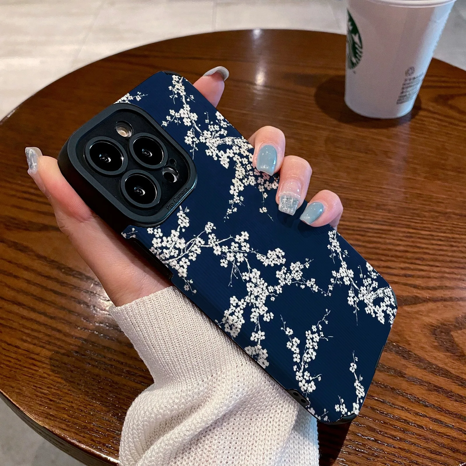 Фото Модный силиконовый кожаный чехол с белым цветком сливы для iPhone 17 16 Plus Air 14 15 Pro Max 11 12 13 Mini противоударный полный чехол №1