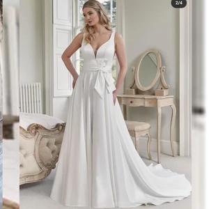 Simple Elegant Wedding Dress Sleeveless For Women A-Line Sweep Train Satin Bridal Gowns Open Back Ro in Pakistan