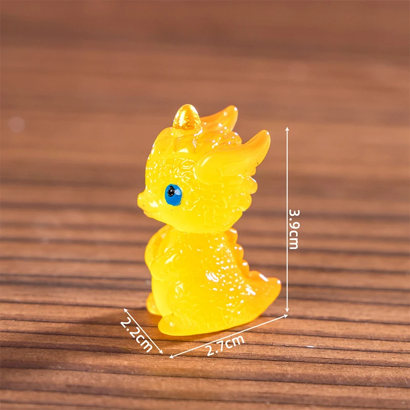 

Миниатюрная светящаяся фигурка дракона из канифоли