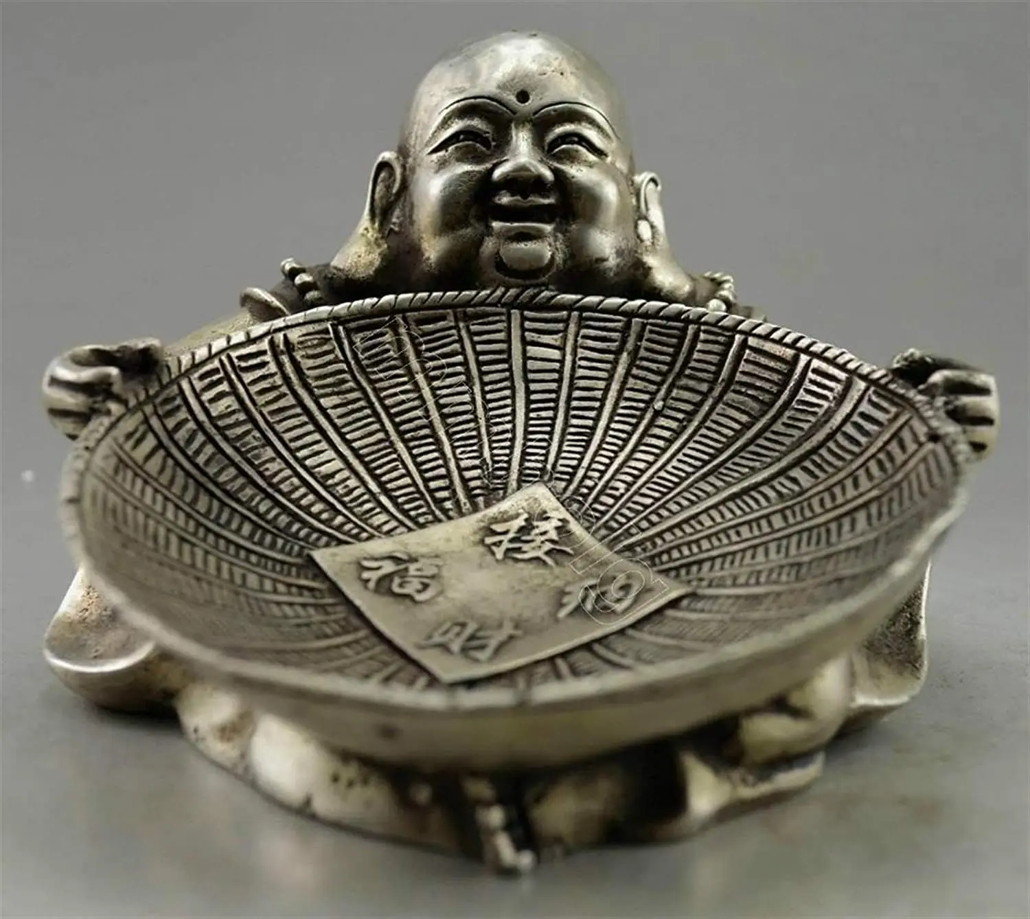 

Uongfi Buddha Collectible Decorate Old Handwork Tibet Silver Carved Buddha Hold Dustpan Statue