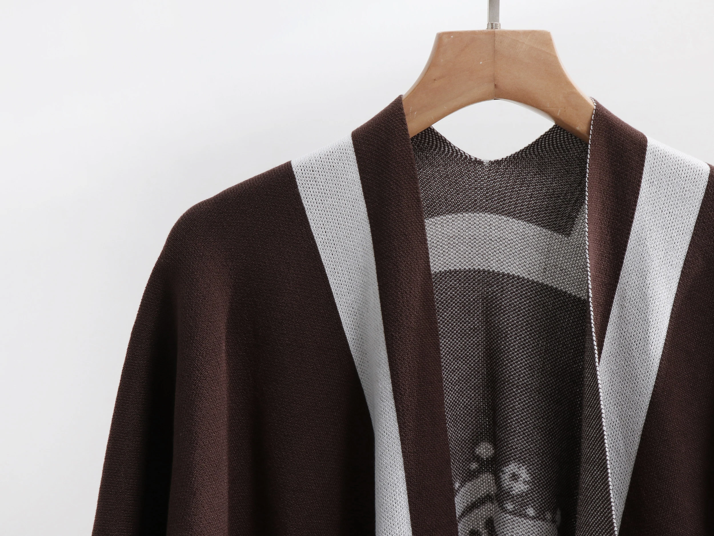 Женский спортивный костюм