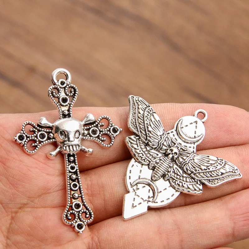 

Подвески-кресты с бабочкой, черепом, 5 шт.