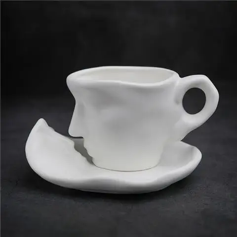 

260ml Creative Ceramic Face Shape Porcelain Cup and Saucer Tea Cup Artistic Kiss Coffee Cups Office Cup Wedding Gifts