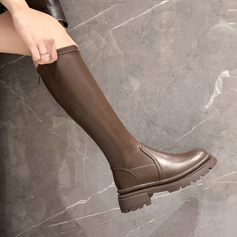 

Сапоги женские на среднем каблуке, с круглым носком, на молнии, из ПВХ