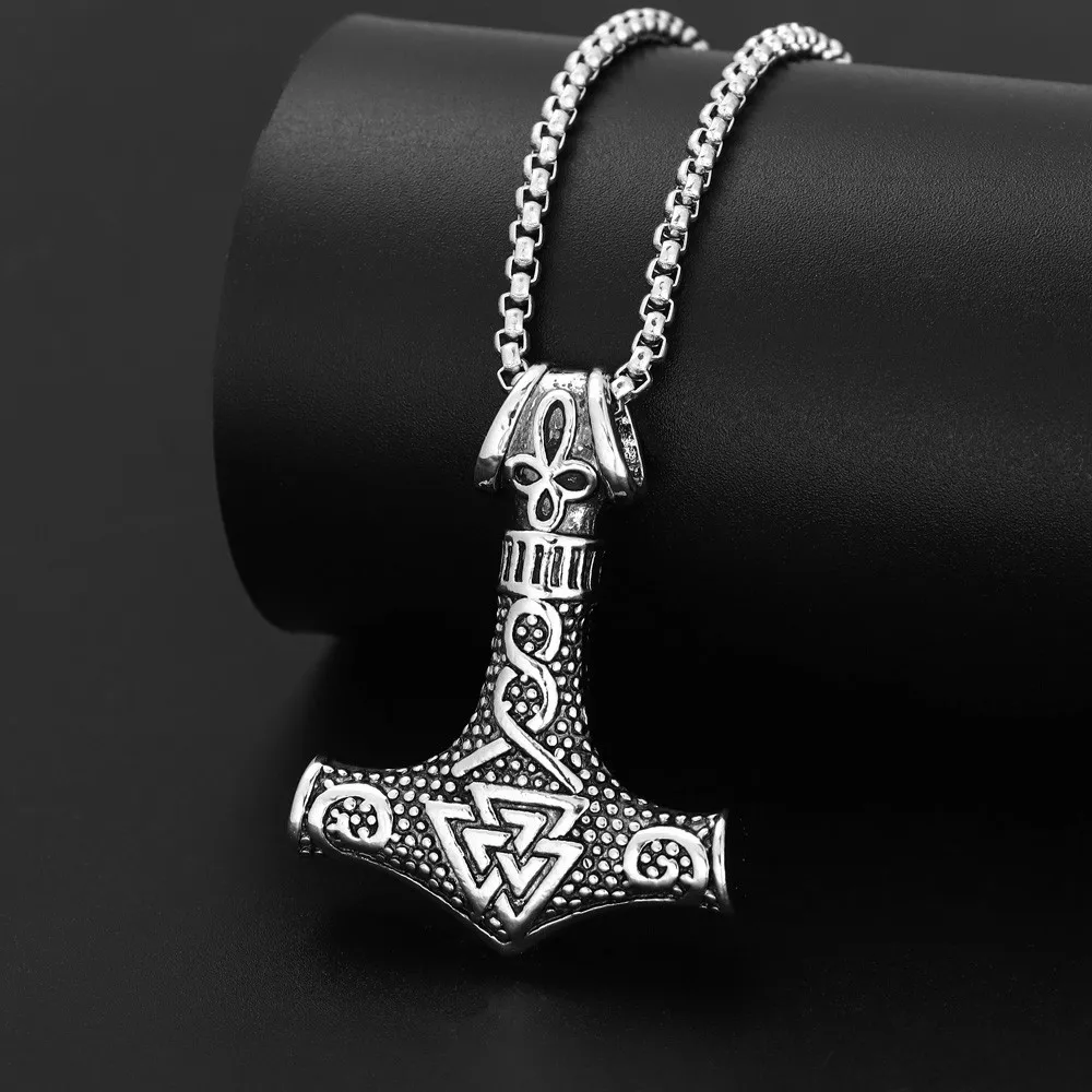 Ожерелье с кулоном в стиле викингов