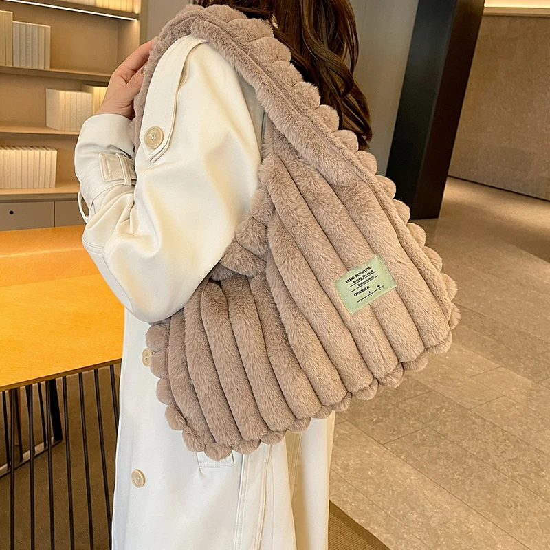 Простая повседневная универсальная женская плиссированная плюшевая сумка-тоут