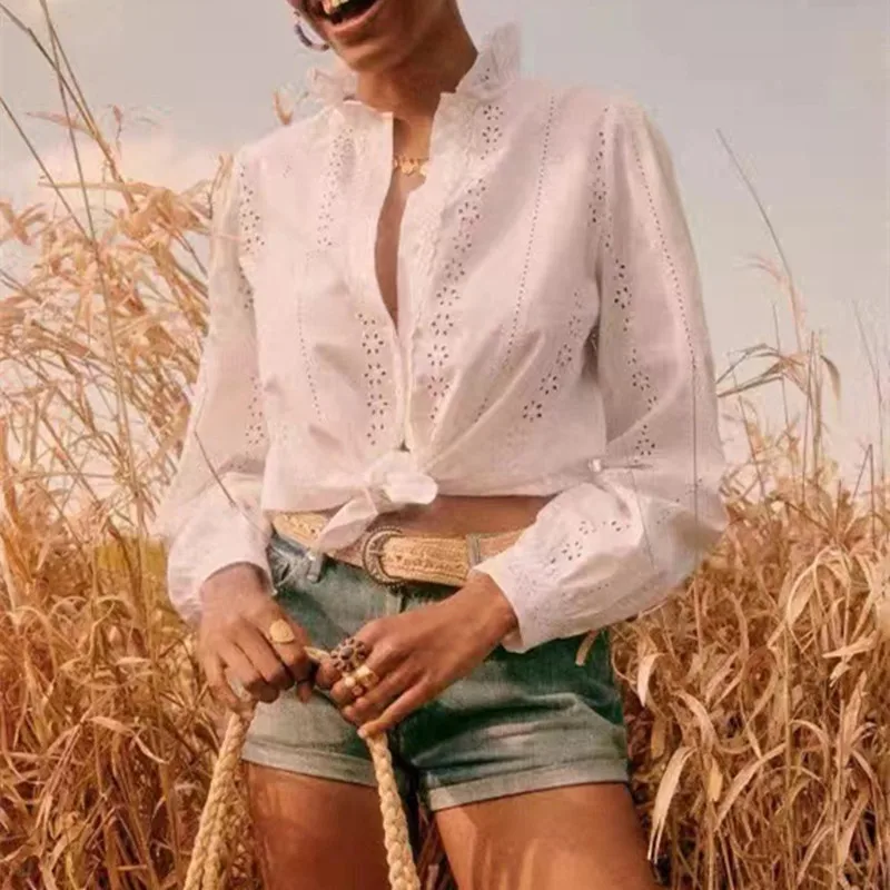 

Женская кружевная блузка с вышивкой, элегантная белая блузка во французском стиле с оборками, воротником-стойкой и длинным рукавом, новинка...