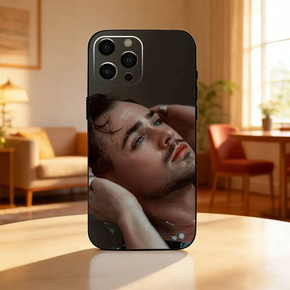 Фото Чехол для телефона D-Dacre M-Montgomery Actor для iPhone 17, 16, 15, 14, 13, 12 Plus, Max, мягкий силиконовый, черный №2