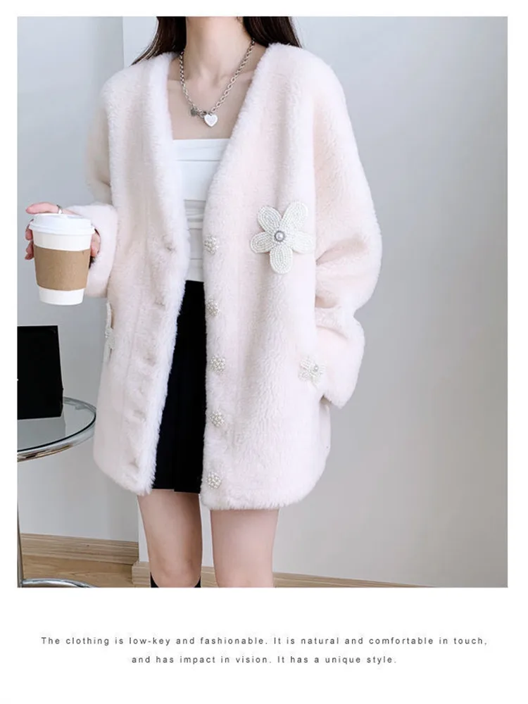 Fur Coat Women 2022 Autumn Winter New Fashion Pearl Flower Button Fur Lamb Wool Coat V-neck Long Sleeve Jacket Outer Wear N1501