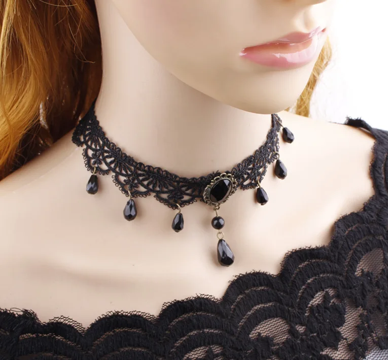 

Vintage Court Gothic Personality Features Multilayer Crystal Lace Necklace Collar Chain necklace for women