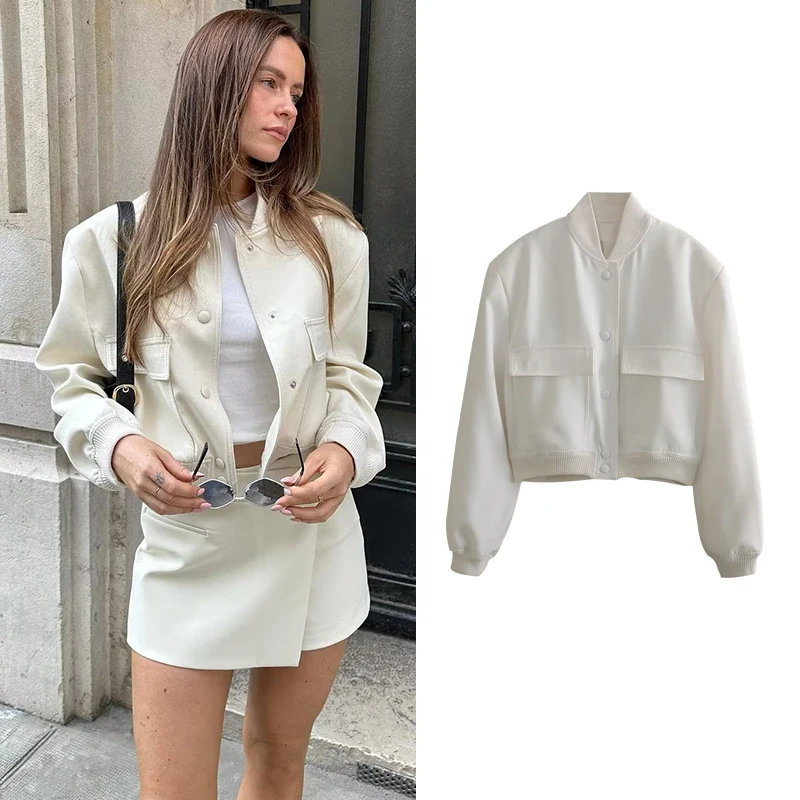 

Куртка женская короткая с большими карманами, на осень