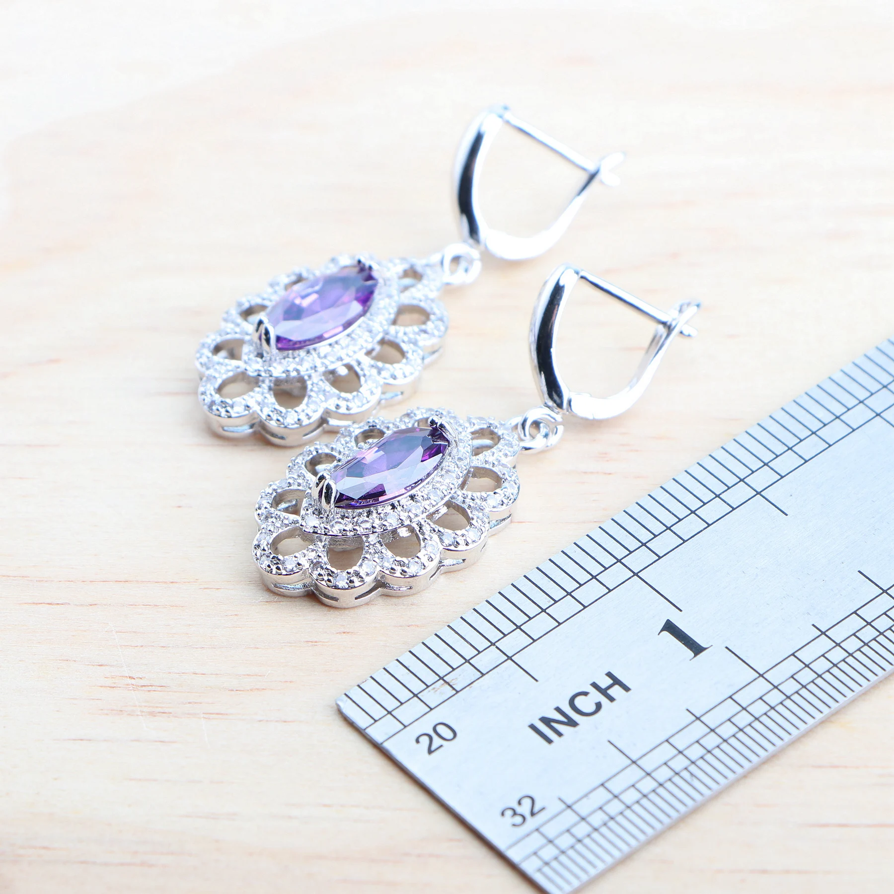 Женский комплект из колье и серёг серебра 925 пробы |