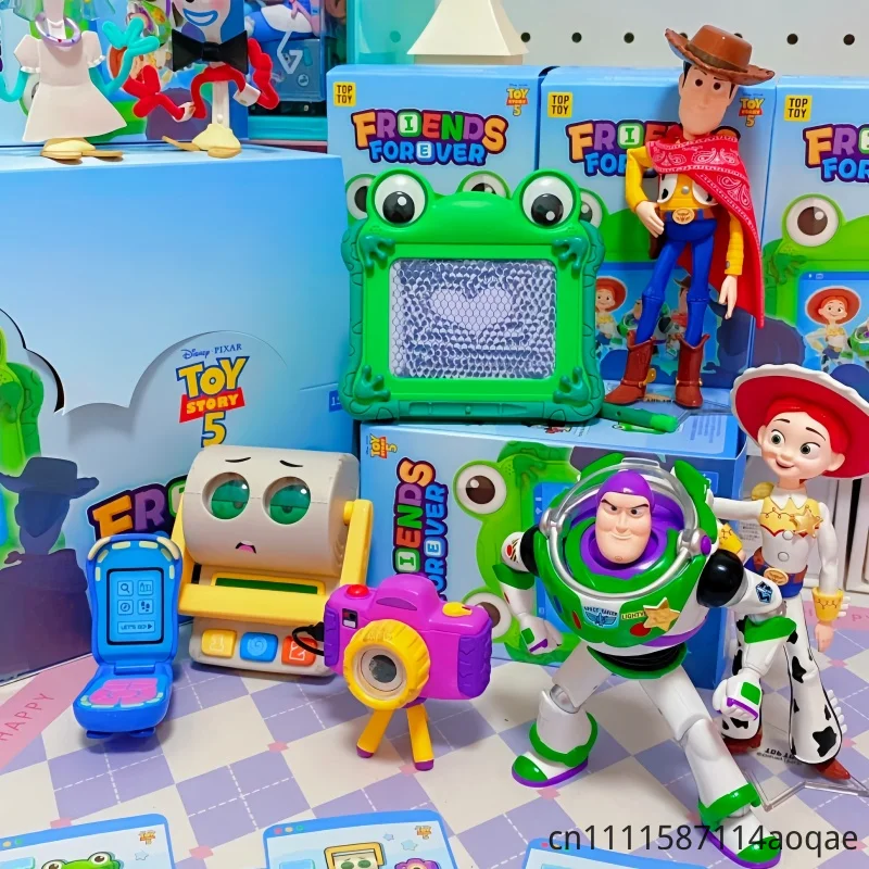 Фото Новинка 2026: TOPTOY Toy Story 5 Forever Friends — Коллекционные фигурки в слепых коробках: Базз Лайтер, Джесси, Вуди. Милые аниме-фигурки в таинственных коробках. №1