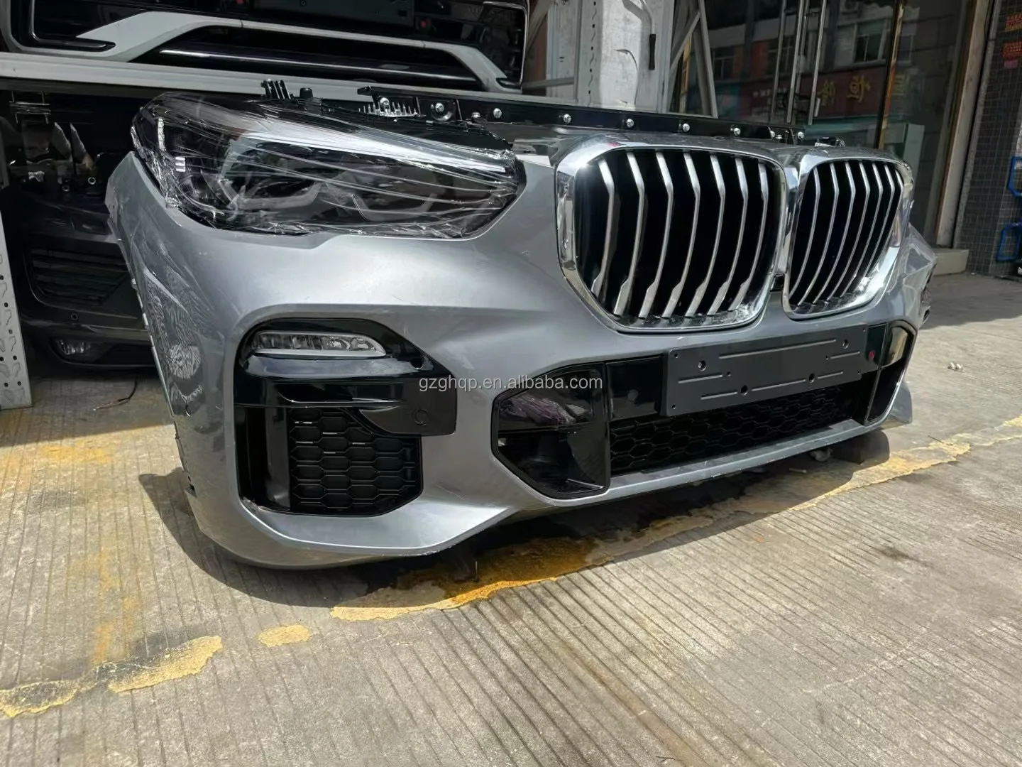 Фото Передний бампер в сборе для BMW X5 G05 с комплектом фар, вентилятором охлаждения, решеткой радиатора и средней решеткой, комплект обвеса №5