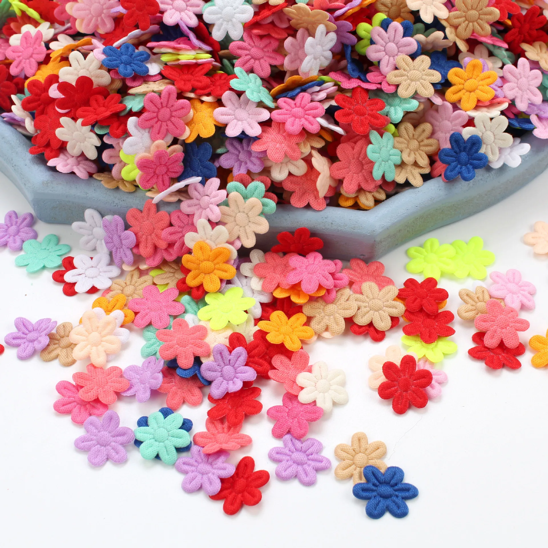 

100pcs Artificial Flowers Felt cloth five-petal flower embossing Fake Flower for Wedding Home Decor DIY Scrapbooking Wreath lore