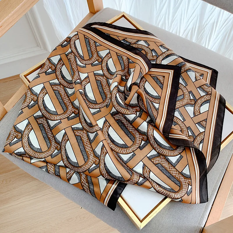 Платок Шелковый женский квадратный 70 на см с принтом хиджаб шарф Мусульманский