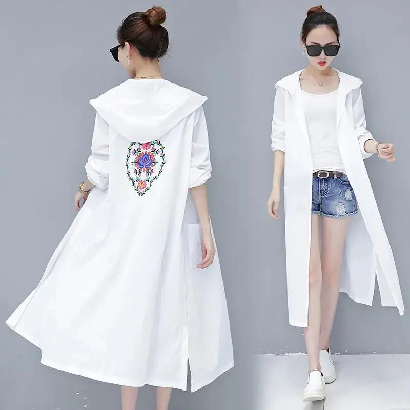 

2022 Hooded Sun Protection Clothing Women Mid-Length Spring Summer Thin Windbreaker Coat Embroidery Loose Sunscreen Trench Coat
