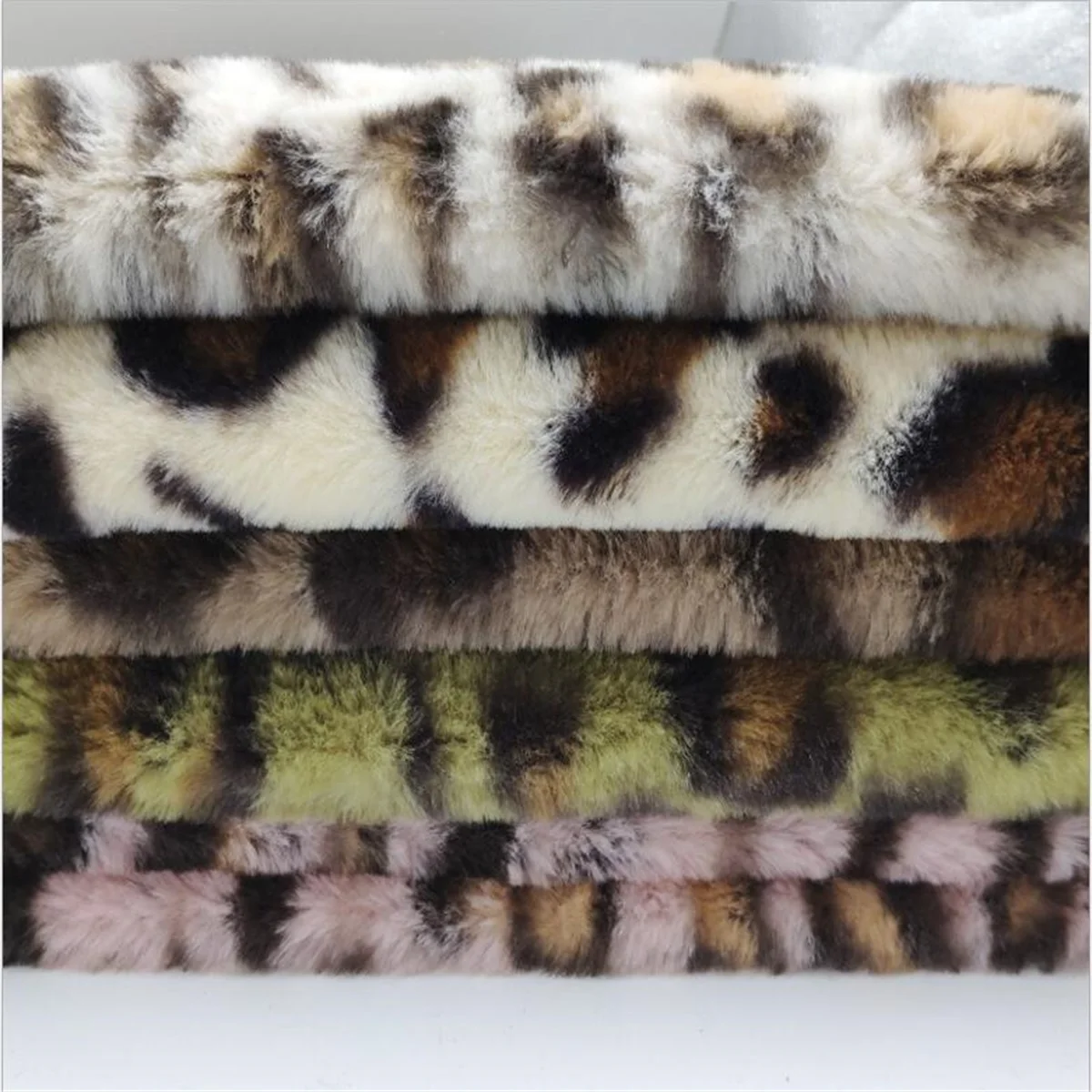 

Artificial wool imitating rabbit hair and plush clothing, home textile accessories DIY fabric