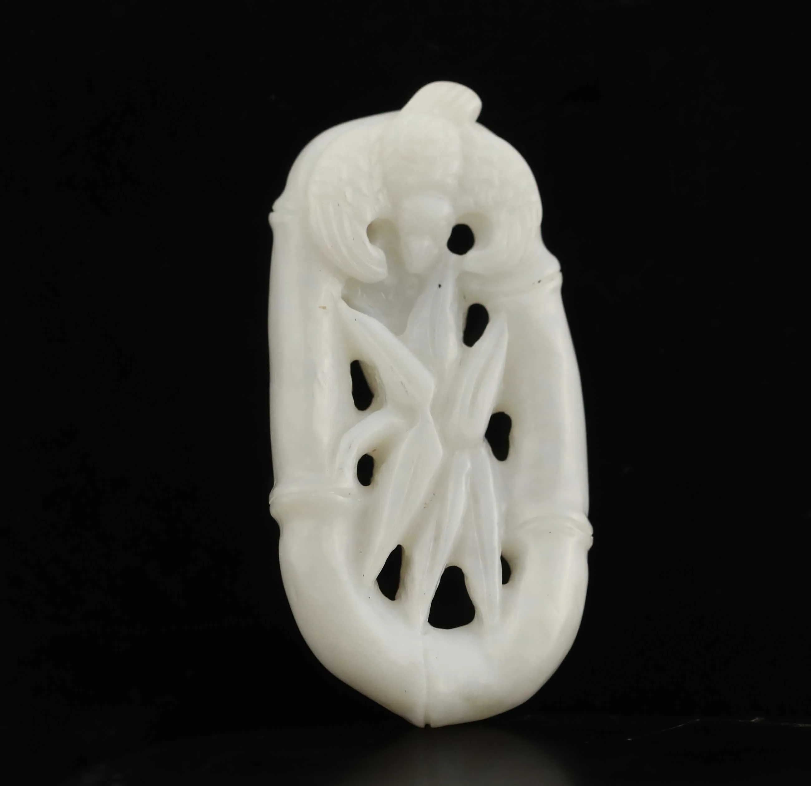 

Old China Natural hetian Jade Hand Carved statue bat and flower pendant #45