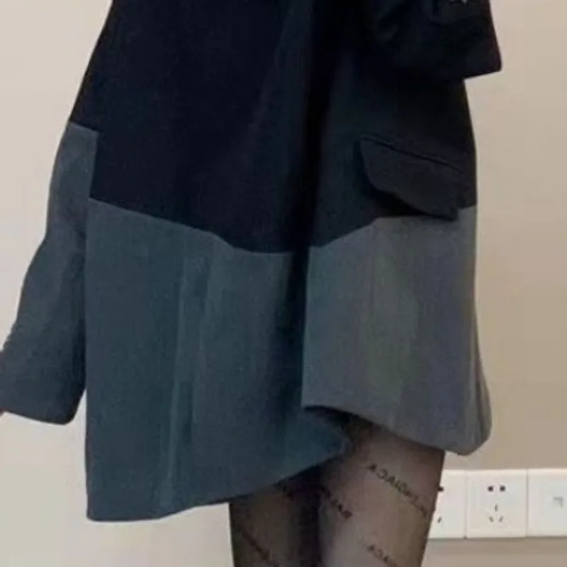 Распространенные блейзеры для женщин с зубчатым дизайном молодых девушек