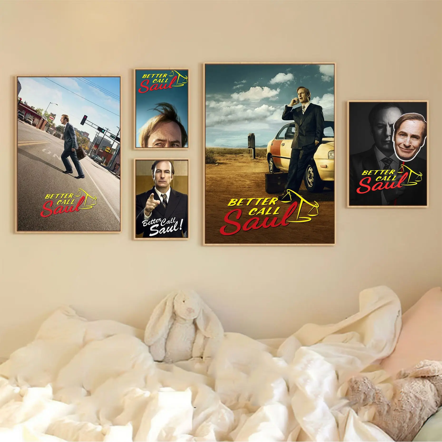 

Клейкие плакаты с надписью «Better Call Saul»