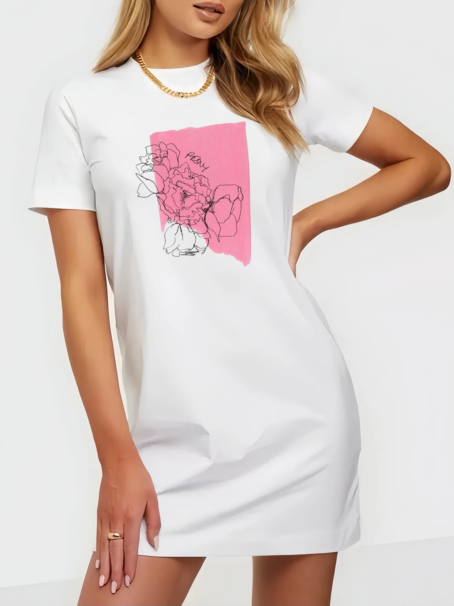 Женское летнее платье-футболка с коротким рукавом и цветочным принтом