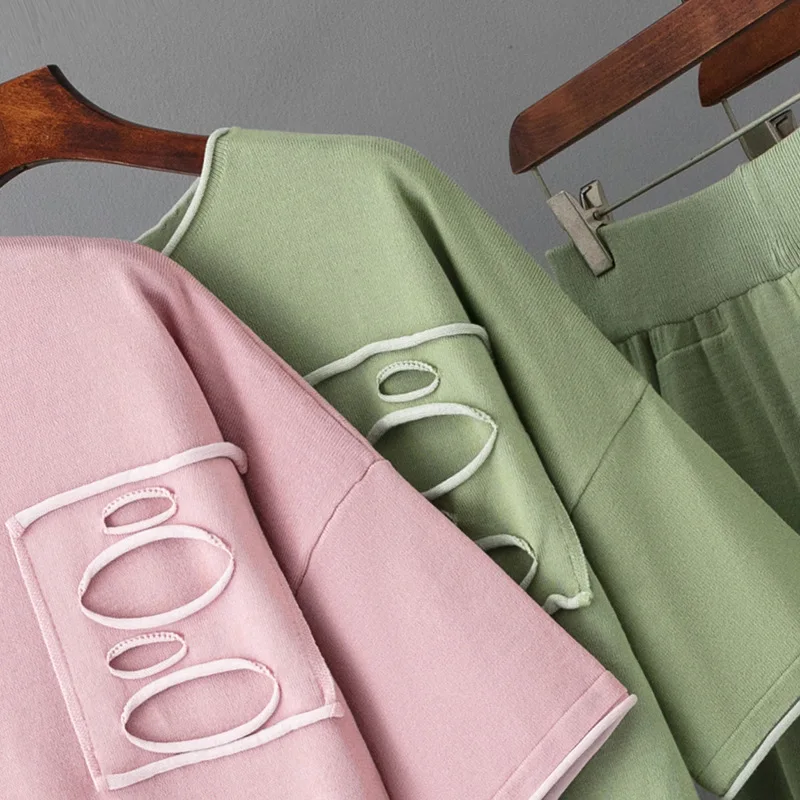 Женский Вязаный Комплект Из Двух Предметов Розовый С Короткими Рукавами И