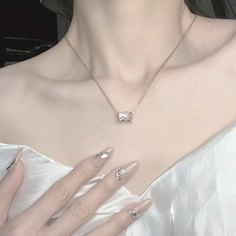 

2022 New Aesthetics Small Waist Fashion Luxury Ladies Clavicle Chain Accessories Crystal Necklace Jewelry Wholesale Items