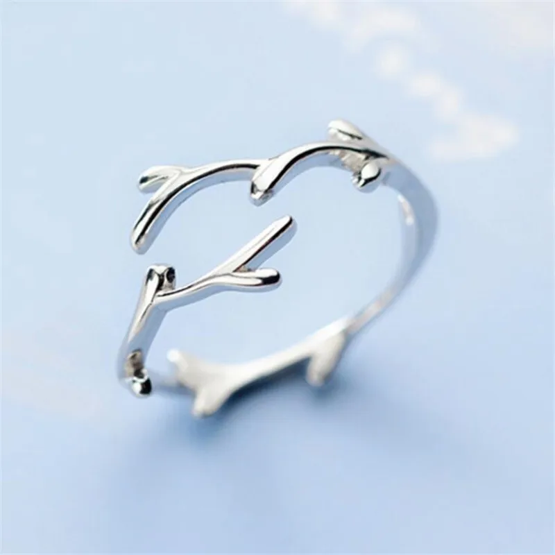 

Кольцо из серебра 925 пробы с рогами, R039