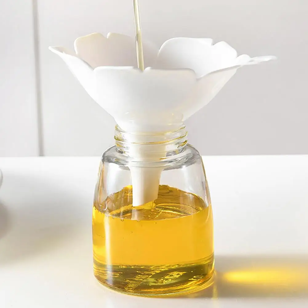 

High Quality Plastic Funnels Convenient Multifunction Nice-looking Olive Oil Powder Funnels Cherry Blossom Style Hoppers
