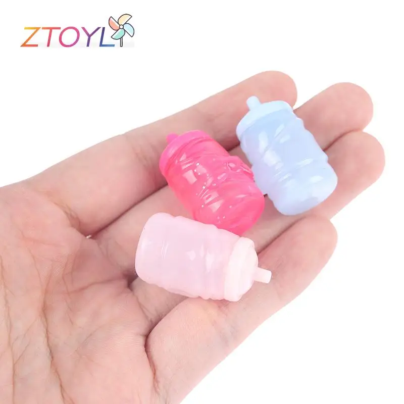 

2 шт., миниатюрная мягкая пластиковая бутылка для молока для кукольного домика, может вмещать воду, детские игрушечные аксессуары