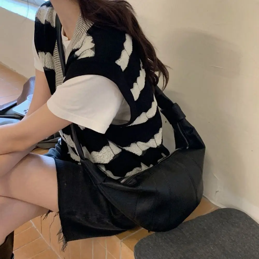 

Simple Casual Fashion Female Handbag Retro Classic Croissant Bag Crescent Moon Shape PU Leather Handbag