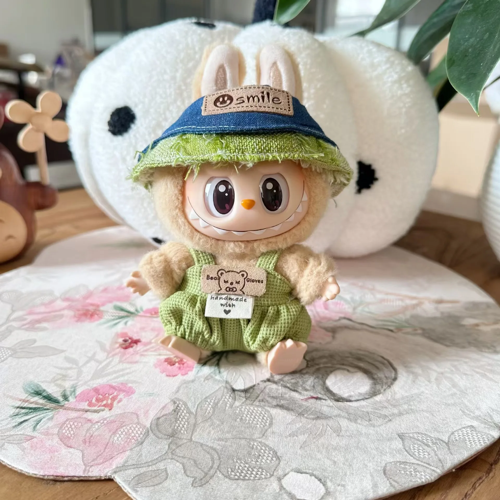 17 см Labubu II нагрудник штаны-комбинезоны куклы для сидения милая мини-плюшевая