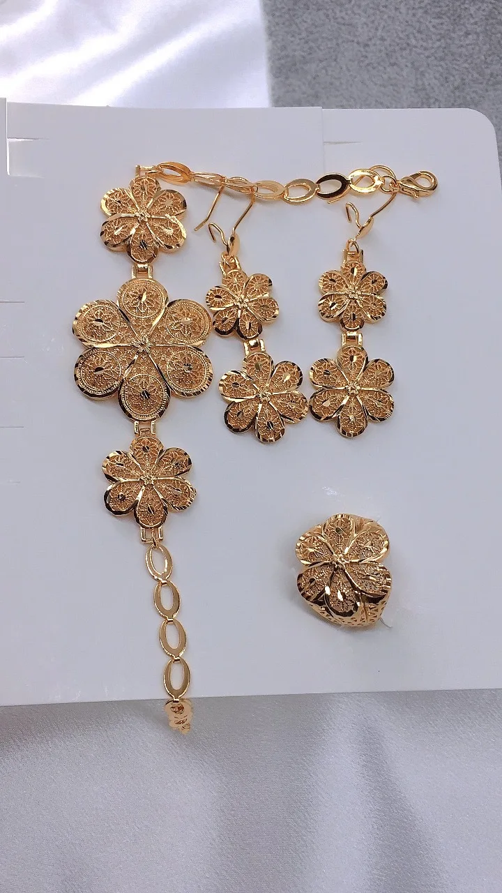 Комплект из колье и серёг серебра 24 к |