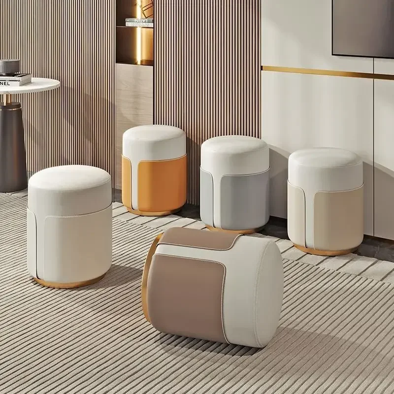 Кожаный пуфик