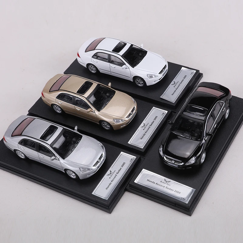 Фото DCT 1/64 Honda 7-го поколения Accord автомобиль из сплава, моторная машина, литая под давлением металлическая модель, детский рождественский подарок, игрушки для мальчиков №2