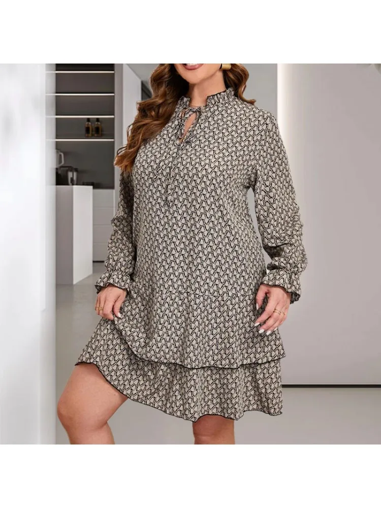 Рисунок 5 - Осеннее маленькое платье с воротником-стойкой