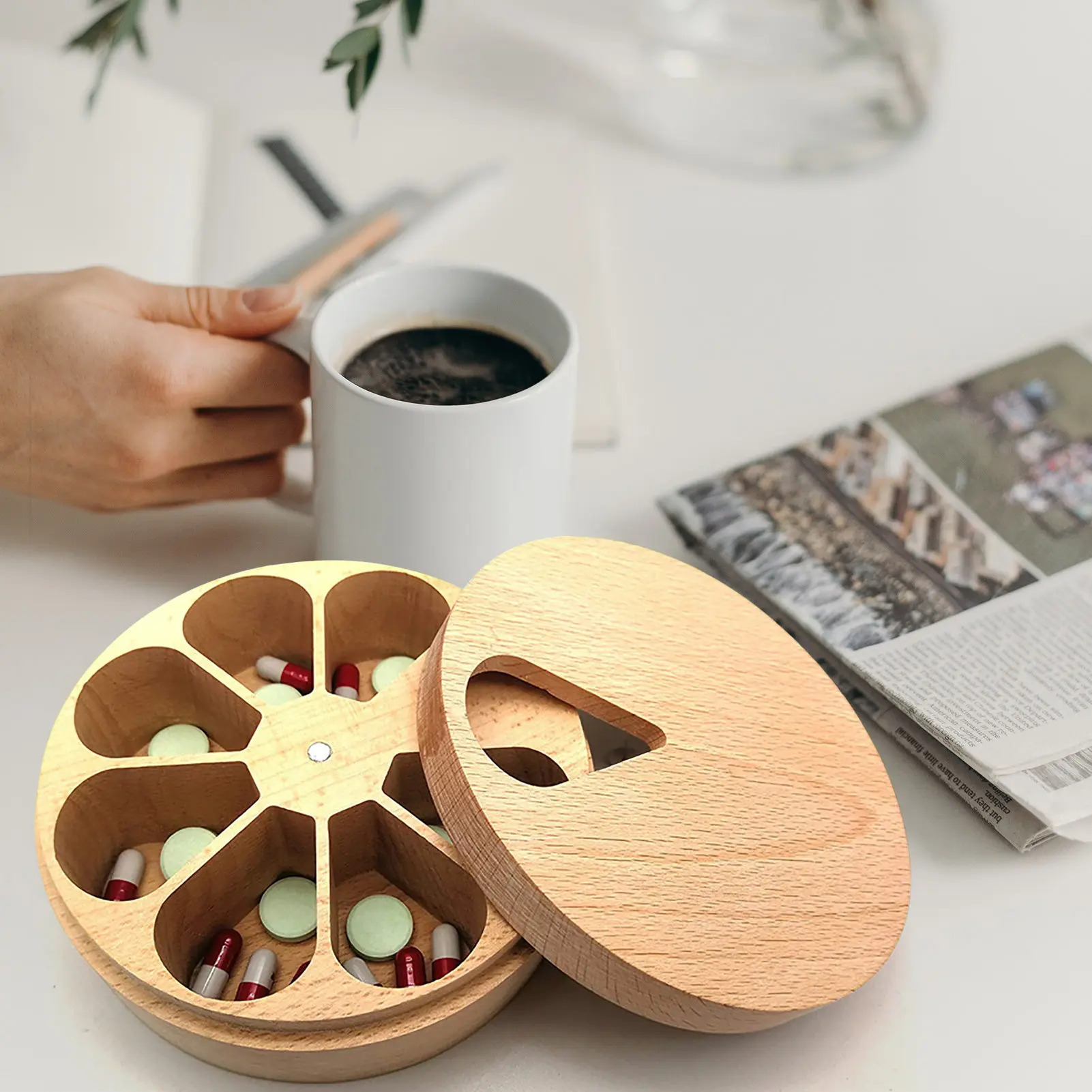 

Деревянный Еженедельный органайзер для таблеток, диспенсер для таблеток, 7-дневный семейный диспенсер для лекарств с магнитной застежкой и ...