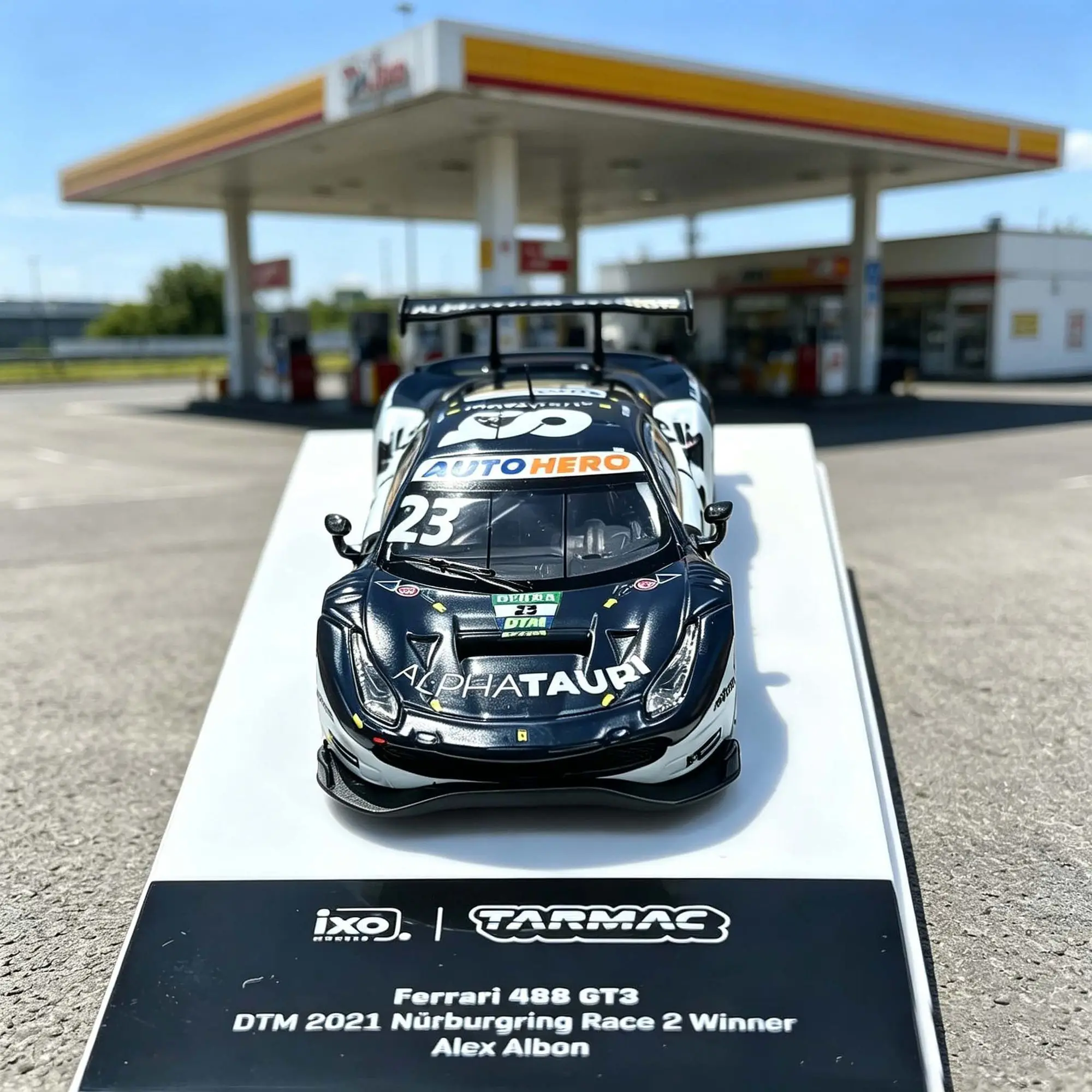 Фото Масштабная модель 1:64, 488 GT3 DTM 2021, новинка в наличии, литая миниатюрная имитационная модель автомобиля из сплава, коллекционная модель, игрушка-подарок для мальчиков, украшение для комнаты №5