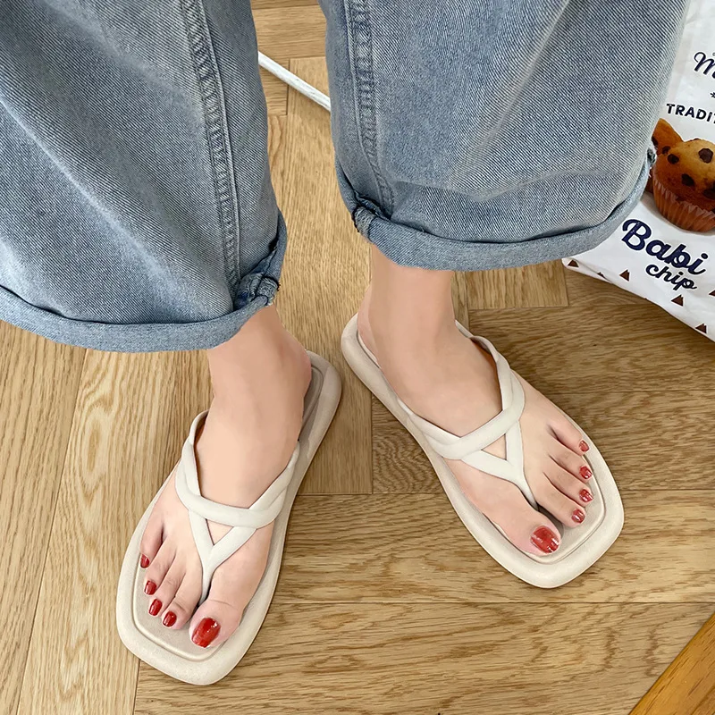 

Women Flip Flops 2022 Summer Vacation Beach Shoes for Ladies Outside Wear Non-slip Casual Square Toe Hollow Woman Slippers