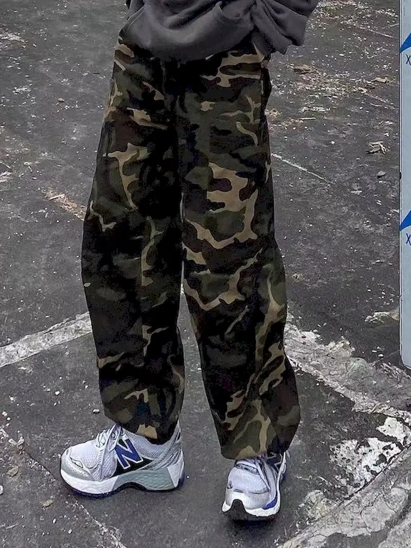 

Женские прямые брюки-карго свободные камуфляжные с карманами, уличная одежда с высокой талией, свободные широкие брюки, винтажные повседне...