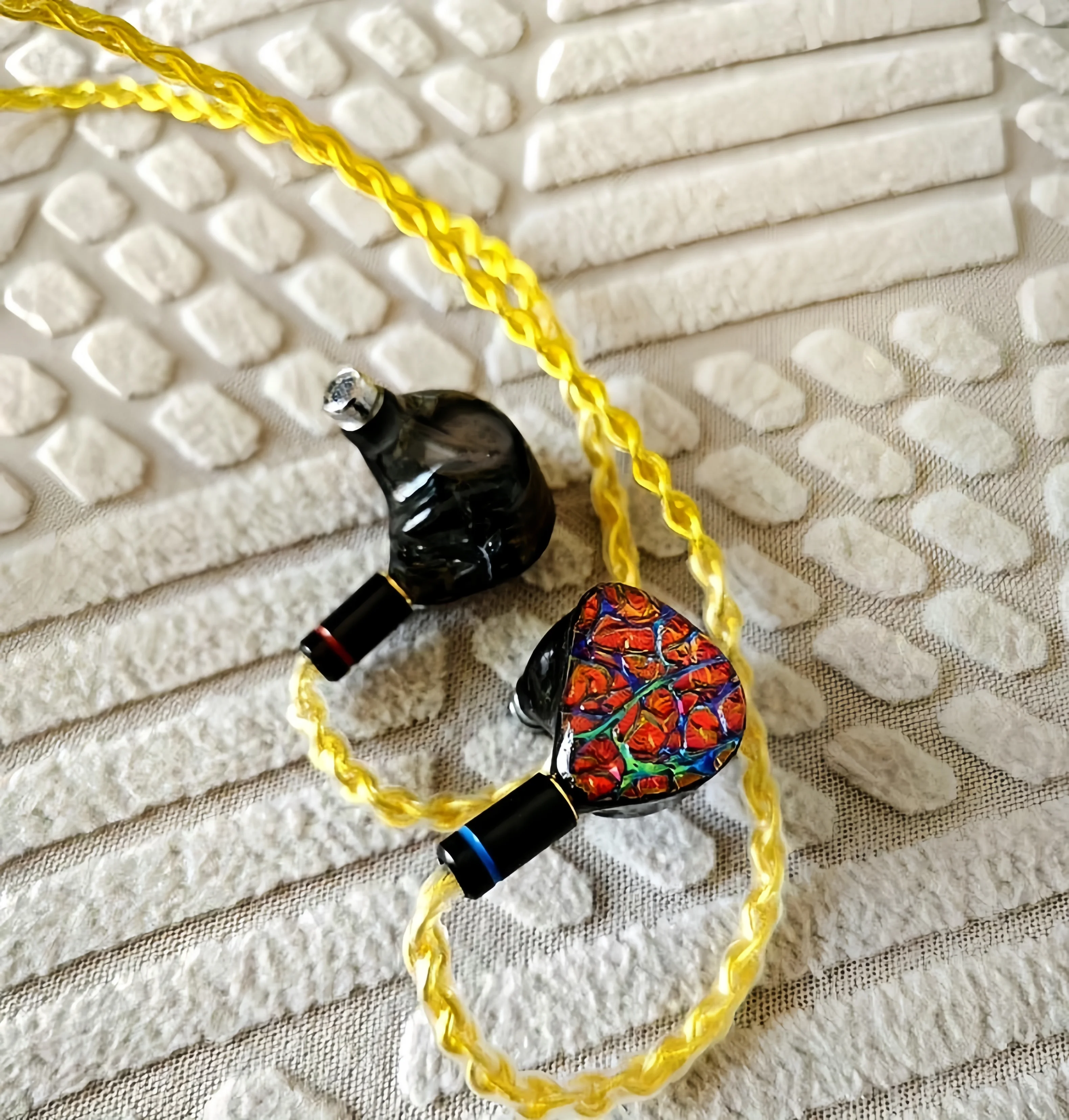Фото Наушники Geekyaudio 1DD+3BA+1EST IEMs Hi-Fi для аудиофилов, студийные мониторные наушники с глубокими басами, 0.78мм 2Pin, Hi-Fi наушники №4
