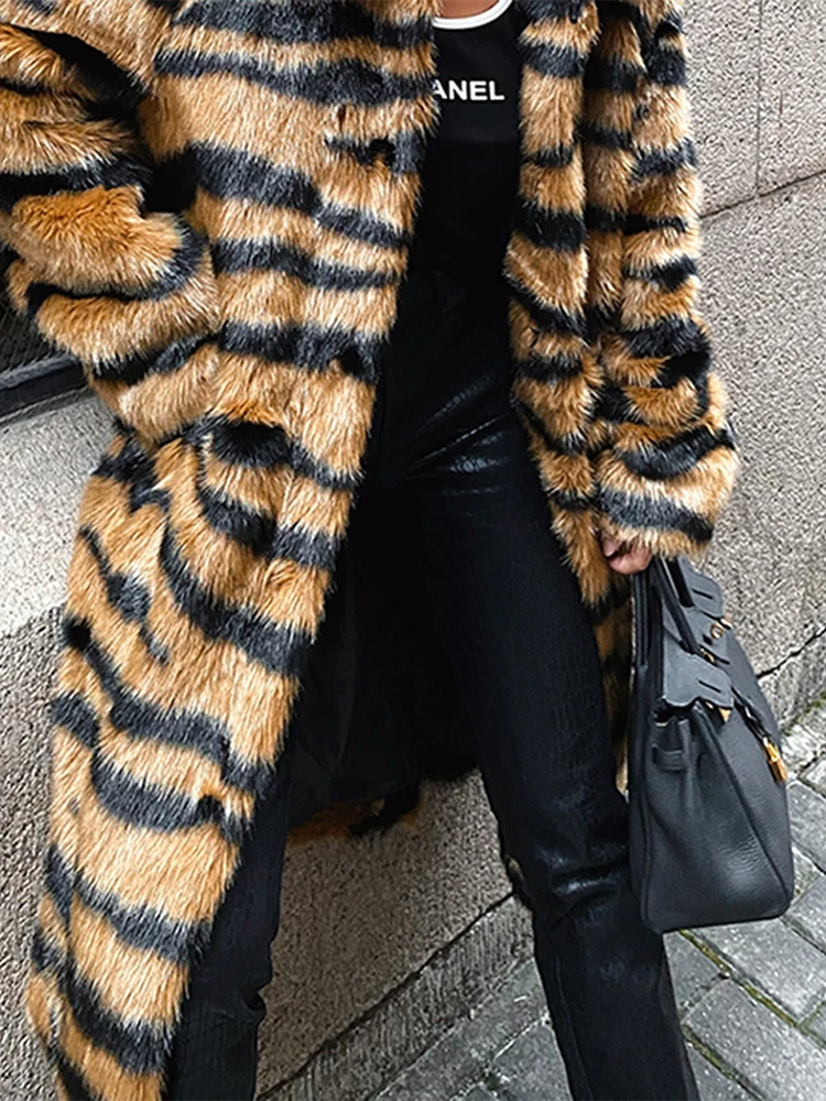 Women Lapel Faux Tiger Pattern Fur Overcoat Female Casual Loose Coat Lengthened 2022 New Winter Warm Fashion Outdoor Windbreaker