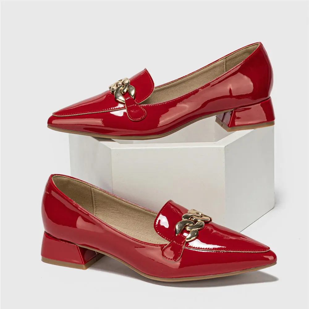 

Туфли женские офисные из лакированной кожи, с металлическим украшением, на низком каблуке