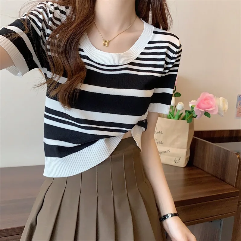 

Женская трикотажная рубашка в полоску, с коротким рукавом и круглым вырезом