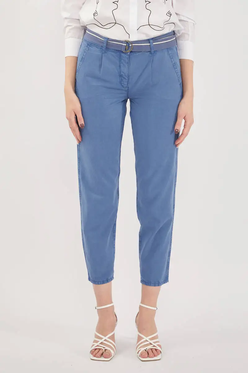 

Female Arched Tencel Pants Blue