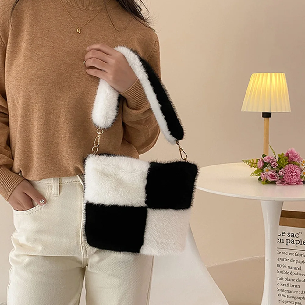 

Fluffy Lambswool Color Contrast Tote for Women Faux Fur Shoulder Crossbody Bags Lady Winter Plush Handbag Fashion Purses 2023