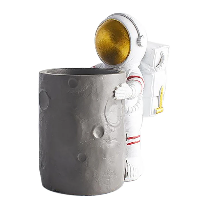 

Nordic Figurine Astronaut Ornament Resin Crafts Pen Holder Home Decoration Accessories Writing Desk Bedroom Home Decor